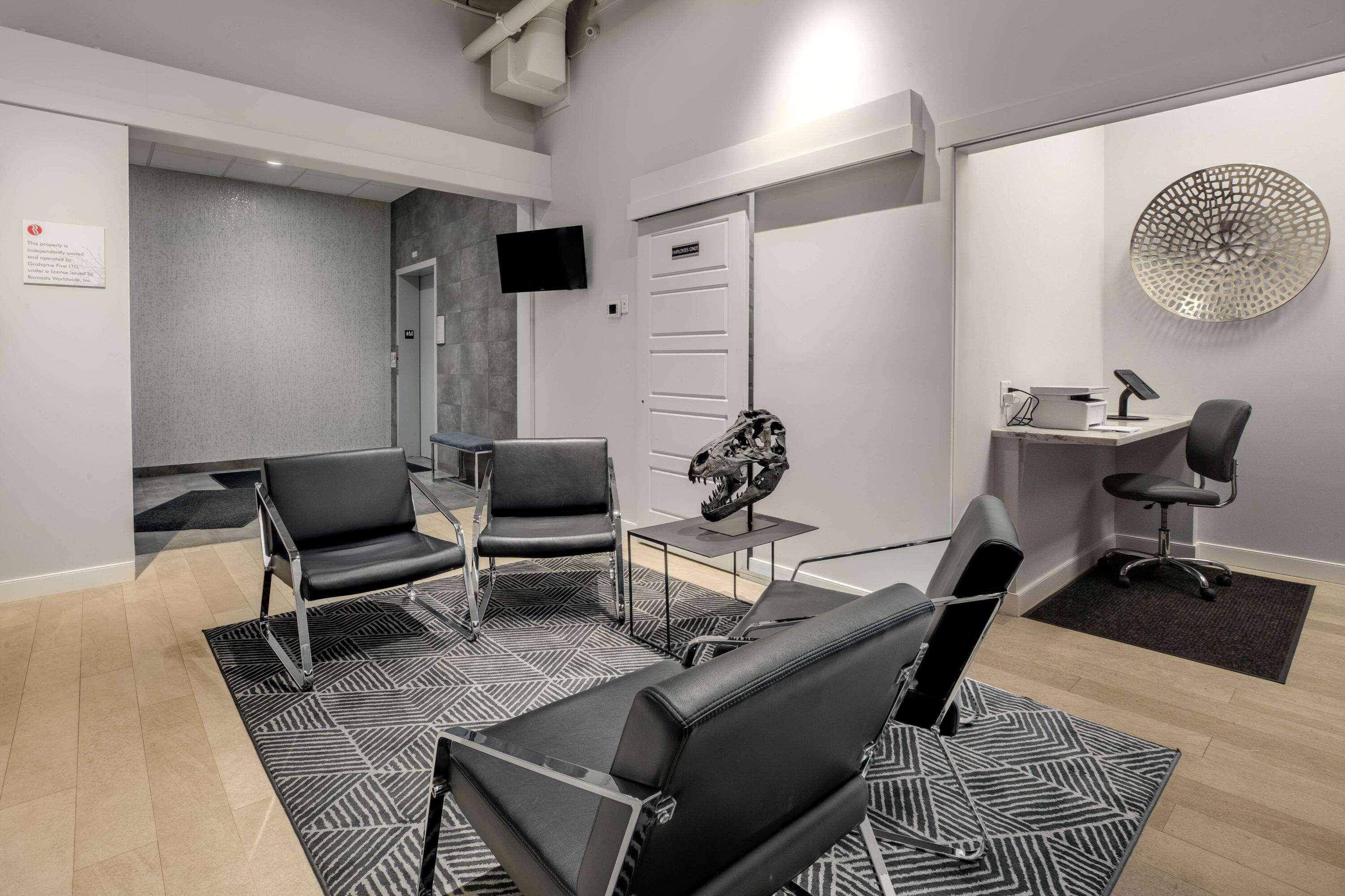 Ramada By Wyndham Fort Mcmurray Zewnętrze zdjęcie