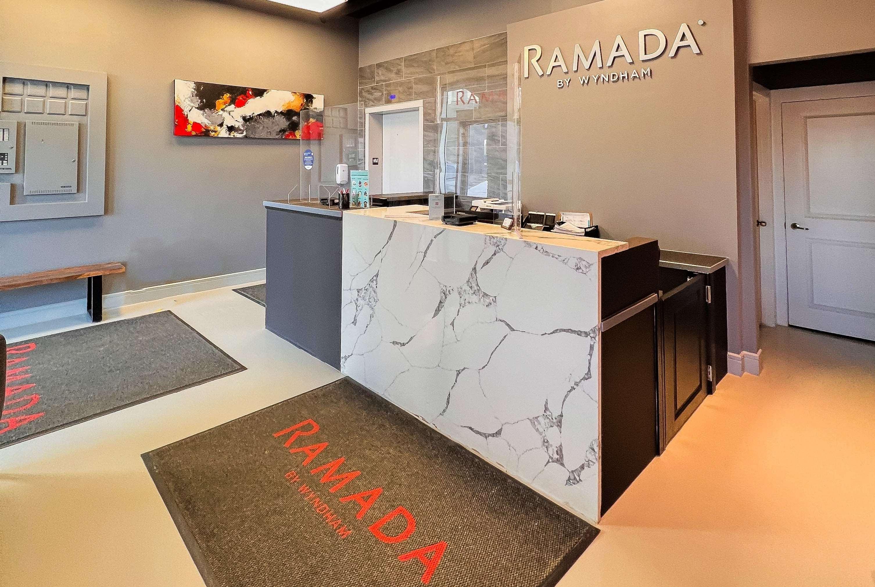 Ramada By Wyndham Fort Mcmurray Zewnętrze zdjęcie