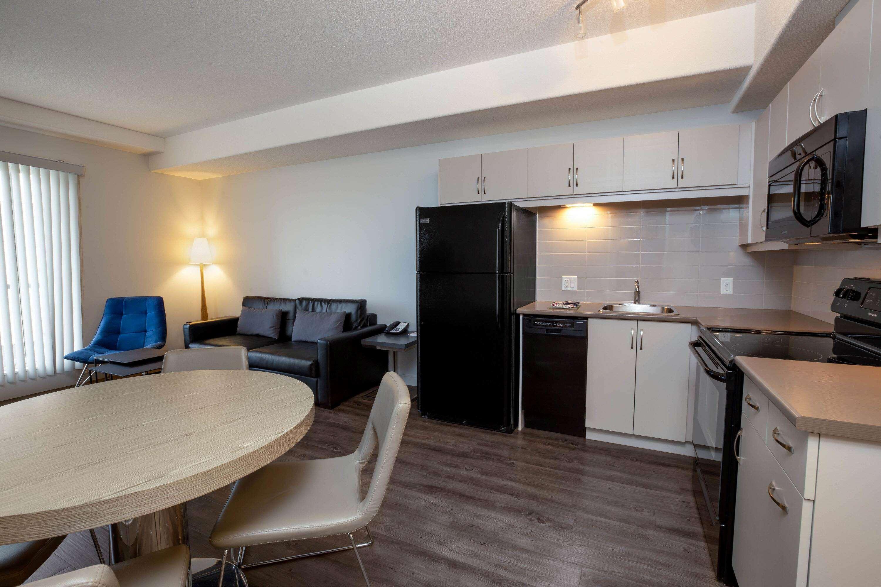 Ramada By Wyndham Fort Mcmurray Zewnętrze zdjęcie