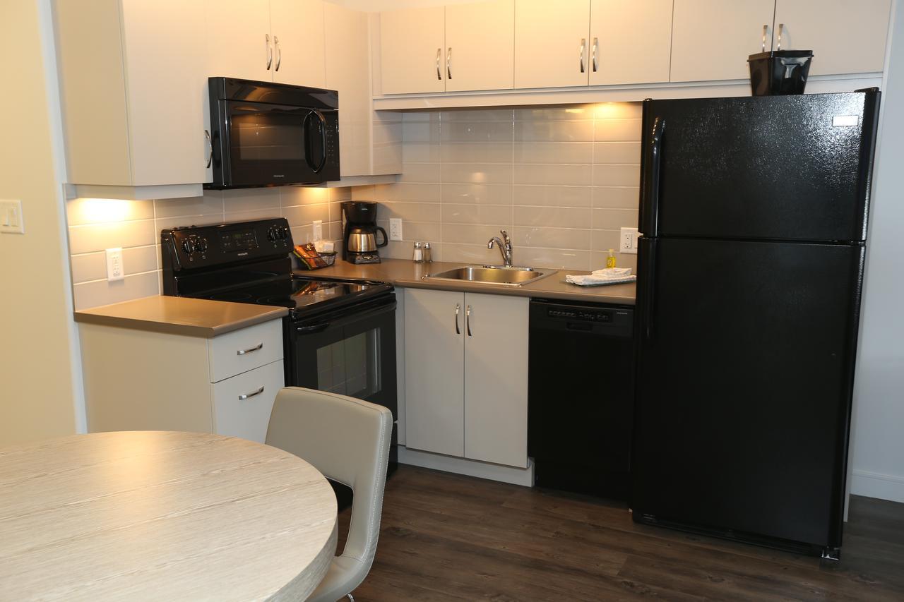 Ramada By Wyndham Fort Mcmurray Zewnętrze zdjęcie