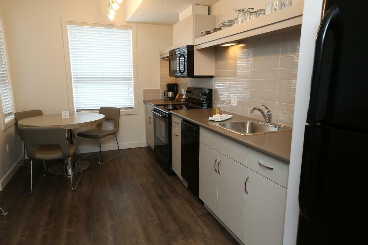 Ramada By Wyndham Fort Mcmurray Zewnętrze zdjęcie